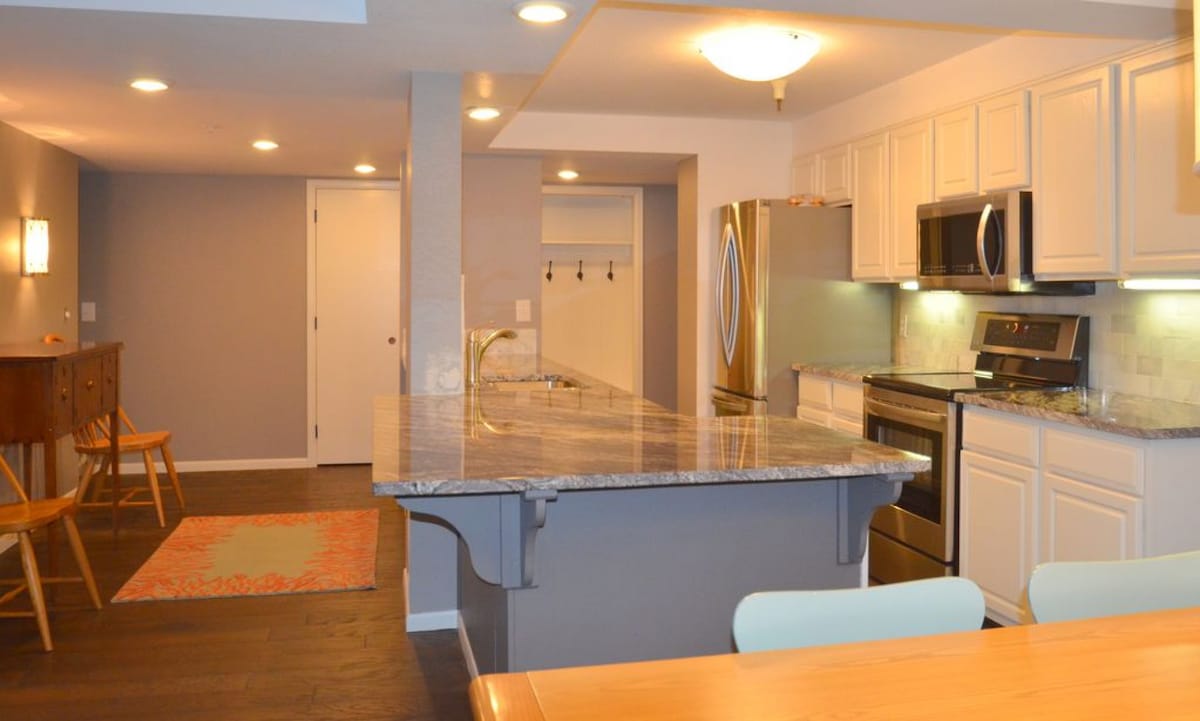 Torian Plum #501 — kitchen